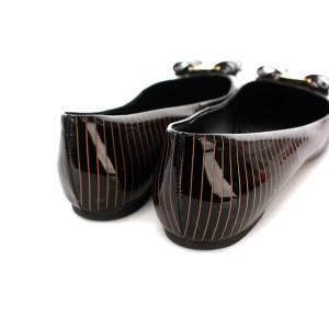 Salvatore Ferragamo ヴァラ  パンプス フラット エナメル リボン ストライプ 7D 黒