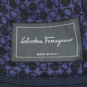 Salvatore Ferragamo 裏地総柄テーラードジャケット ネイビー