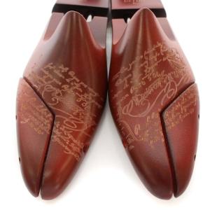 Berluti UNIVERSEL HOM SHOETREE スクリット彫刻 カリグラフィー シューツリー シューキーパー 靴用品 11 赤