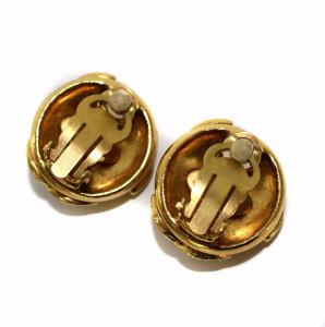 CHANEL ヴィンテージ 94A トリプルココマーク イヤリング クリップ式 ゴールド色