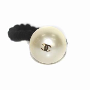 CHANEL F17V ココマーク シュシュ フェイクパール 黒 白