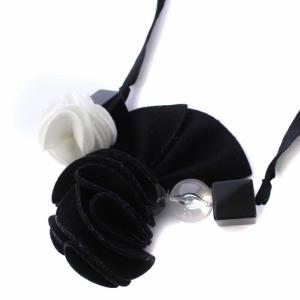 ネックレス ペンダント フェルト ウール 黒 白 ブラック ホワイト