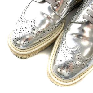 PRADA スニーカー ウイングチップ メダリオン レザー 厚底 プラットフォーム 23.5cm シルバー色