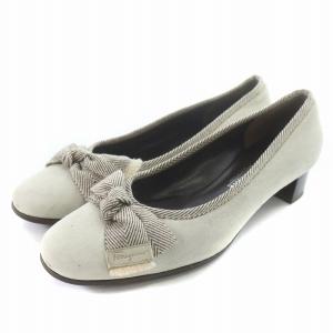 Salvatore Ferragamo パンプス ラウンドトゥ チャンキーヒール リボン フリンジ ストライプ ロゴ スエード 6 23.5cm ライトグレー チャコールグレー