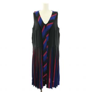 ワンピース ひざ丈 ノースリーブ プリーツ ボウタイ 絹 シルク タグ付き 4 XS 黒 ブラック 青 ブルー 赤 レッド