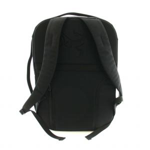 ARC’TERYX ブレード20 バックパック BLADE20 BACKPACK リュックサック ナイロン ロゴ刺繍 黒 ブラック