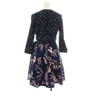 DIANE von FURSTENBERG ワンピース ひざ丈 フレア 七分袖 カシュクール Vネック 花柄 総柄 リボン ボックスプリーツ 絹 シルク混 0 XS 紺
