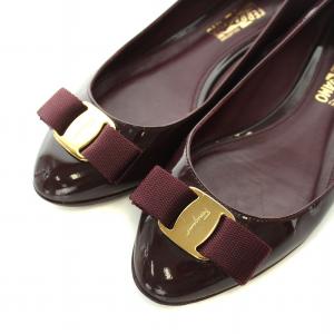Salvatore Ferragamo ヴァラ バレエシューズ フラット パンプス エナメル リボン 8 25.5cm ボルドー