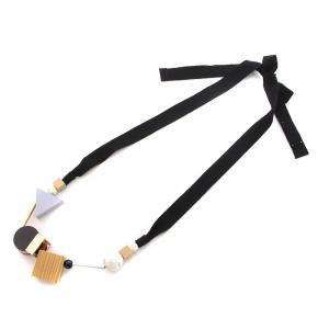 ENFOLD ロング ネックレス リボン 丸型 三角 四角 ウッド 黒 ブラック 茶 グレー