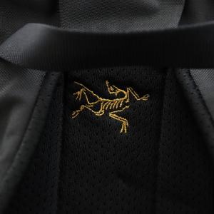 ARC’TERYX mantis 20 マンティス20 バックパック リュックサック ロゴ刺繍 黒 ブラック
