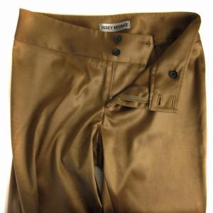 ISSEY MIYAKE テーパードパンツ スリム フルレングス 1 S 茶 ブラウン /RO