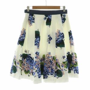 Lois CRAYON フレアスカート タック ひざ丈 花柄 フラワープリント M 白 ホワイト 紺 ネイビー