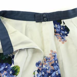 Lois CRAYON フレアスカート タック ひざ丈 花柄 フラワープリント M 白 ホワイト 紺 ネイビー