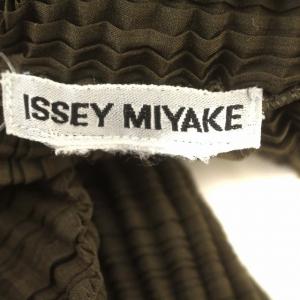 ISSEY MIYAKE カットソー 半袖 プリーツ ストレッチ カーキ M相当 /G