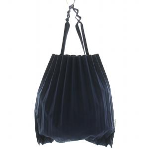 me ISSEY MIYAKE トートバッグ ハンドバッグ プリーツ ナイロン 紺 ネイビー MI21AG032