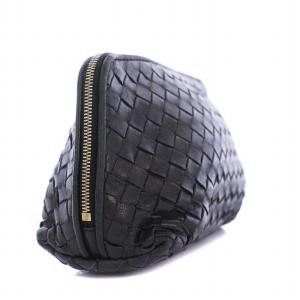 BOTTEGA VENETA イントレチャート ポーチ レザー 黒 ブラック