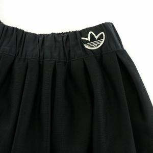 adidas Originals フレアスカート ギャザー ミニ ロゴ刺繍 裾ボーダー S 黒 ブラック GN3260 /NQ