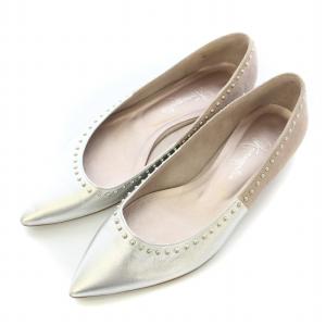 パンプス ポインテッドトゥ ローヒール レザー スエード 切替 スタッズ 23.5cm グレージュ シルバー