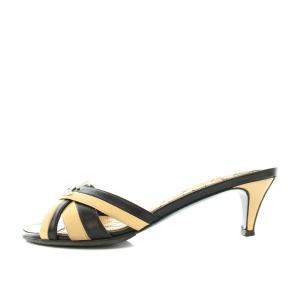 CHANEL ポインテッドトゥサンダル ブラック・ベージュ