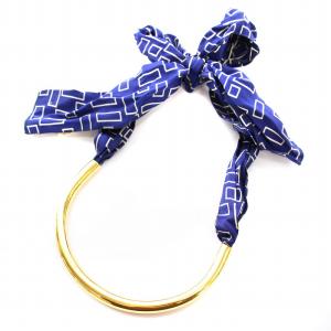 ネックレス チョーカー リボン 総柄 アクセサリー ゴールドカラー 紺 ネイビー 白 ホワイト /KU