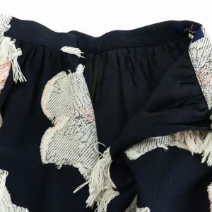 AKIRANAKA フラワーカットジャガードスカート ロング フリンジ 花柄 フレア 38 ネイビー ホワイト AP1716NV