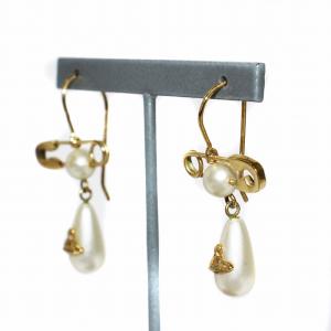 Vivienne Westwood ピアス オーブ パール 安全ピンモチーフ