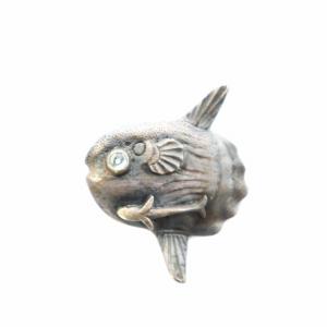 ブローチ マンボウ シルバー色 /AN24