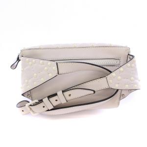 VALENTINO ロックスタッズ ボディバッグ ホワイト アイボリー
