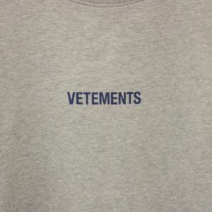 VETEMENTS ロングスリーブロゴラベルTシャツ Long Sleeve Logo Label T-Shirt スウェット