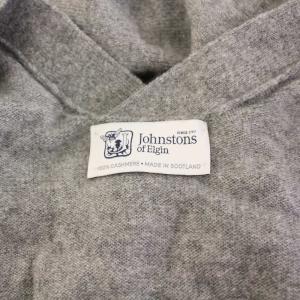 Johnstons of Elgin ジョンストンズ オブ エルガン ニットカーディガン 長袖 Vネック カシミヤ 薄手 S グレー /BB