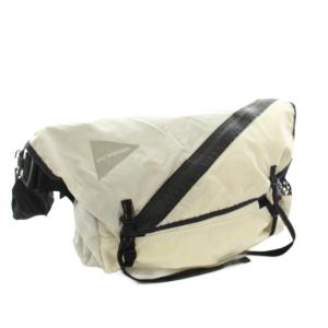 and wander メッセンジャーバッグ ショルダーバッグ ナイロン 白 ホワイト グレー 黒 ブラック AW-AA738