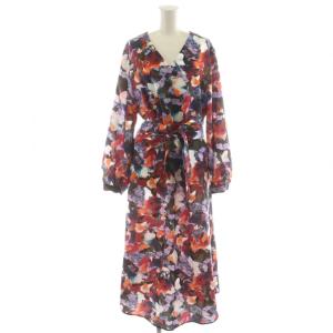 21SS ワンピース ロング丈 長袖 花柄 44L マルチカラー 水色 ライトブルー 白 ホワイト 黒