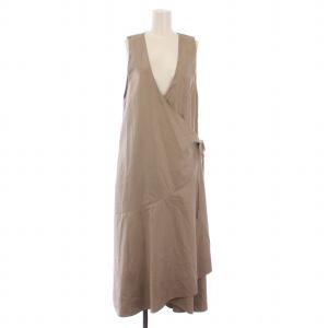 グロッシーブロードノースリーブワンピース ラップ 巻き フレア ミモレ ロング 無地 38 べージュ 531-2140400