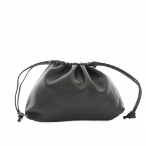 クラッチバッグ 巾着 レザー 黒 ブラック /YT