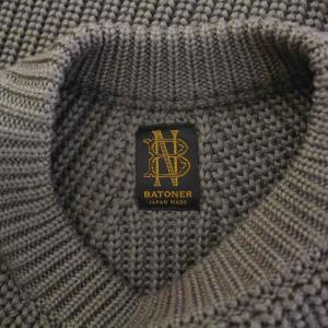 BATONER シグネチャークルーネックメリノウールニットプルオーバー セーター 長袖 編み込み ストレッチ 2 グレー