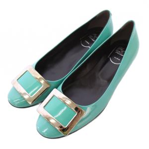 パンプス ラウンドトゥ ローヒール バックル パテントレザー 37.5 水色 ライトブルー /BB