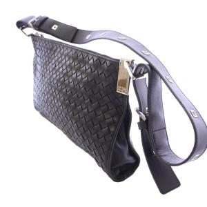 BOTTEGA VENETA ワンショルダーバッグ イントレチャート ブラック シルバーカラー