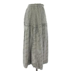 me ISSEY MIYAKE フレアスカート ワッシャー加工 ひざ丈 刺繍 グレー MI92FG601 /HN