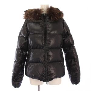 Adhara ダウンジャケット ナイロン アウター ショート丈 ジップアップ フード ラクーンファー 黒