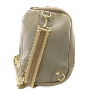 HERZ 立体ポケットボディバッグ ショルダーバッグ レザー グレー /AN5