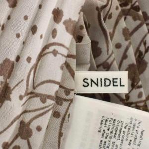 SNIDEL 22AW Sustaina ボウタイプリントワンピ ワンピース ロング 半袖 花柄 00 茶 ブラウン