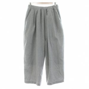 イージーパンツ ワイド クロップド タック ウール混 グレー /KU