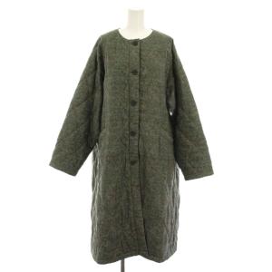 パッドバンガロールシルクペイズリープリントシーネックフロントボタンコート