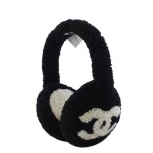 2025/26年プレコレクション シアリング ラムスキン ブラック＆エクリュ イヤーマフ