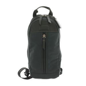 ヴァリックナイロンスリングバッグ ボディバッグ ナイロン レザー ロゴプレートチャーム付き 黒 ブラック