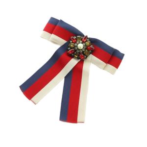 ブローチ リボン型 ビジュー装飾