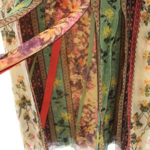 VIVIENNE TAM フレアスカート 1 マルチカラー 花柄 フリンジ パッチワーク ひざ丈 015-120429 /HN