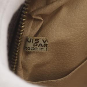 LOUIS VUITTON モノグラム トゥルース トワレット28 ポーチ ブラウン M47522