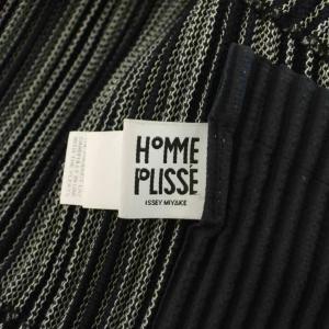 HOMME PLISSE ISSEY MIYAKE プリーツ ベスト プルオーバー ストライプ柄 ブラック ホワイト