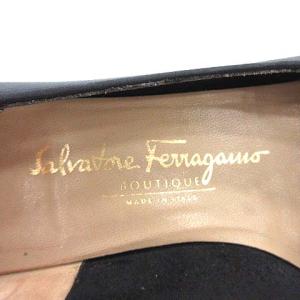 Salvatore Ferragamo ヴァラリボンスエードパンプス 6.5B ネイビー